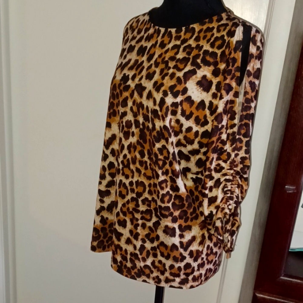 Chico's Leopard Print Women's Top. Cold shoulder. Chico's size 1 which is medium